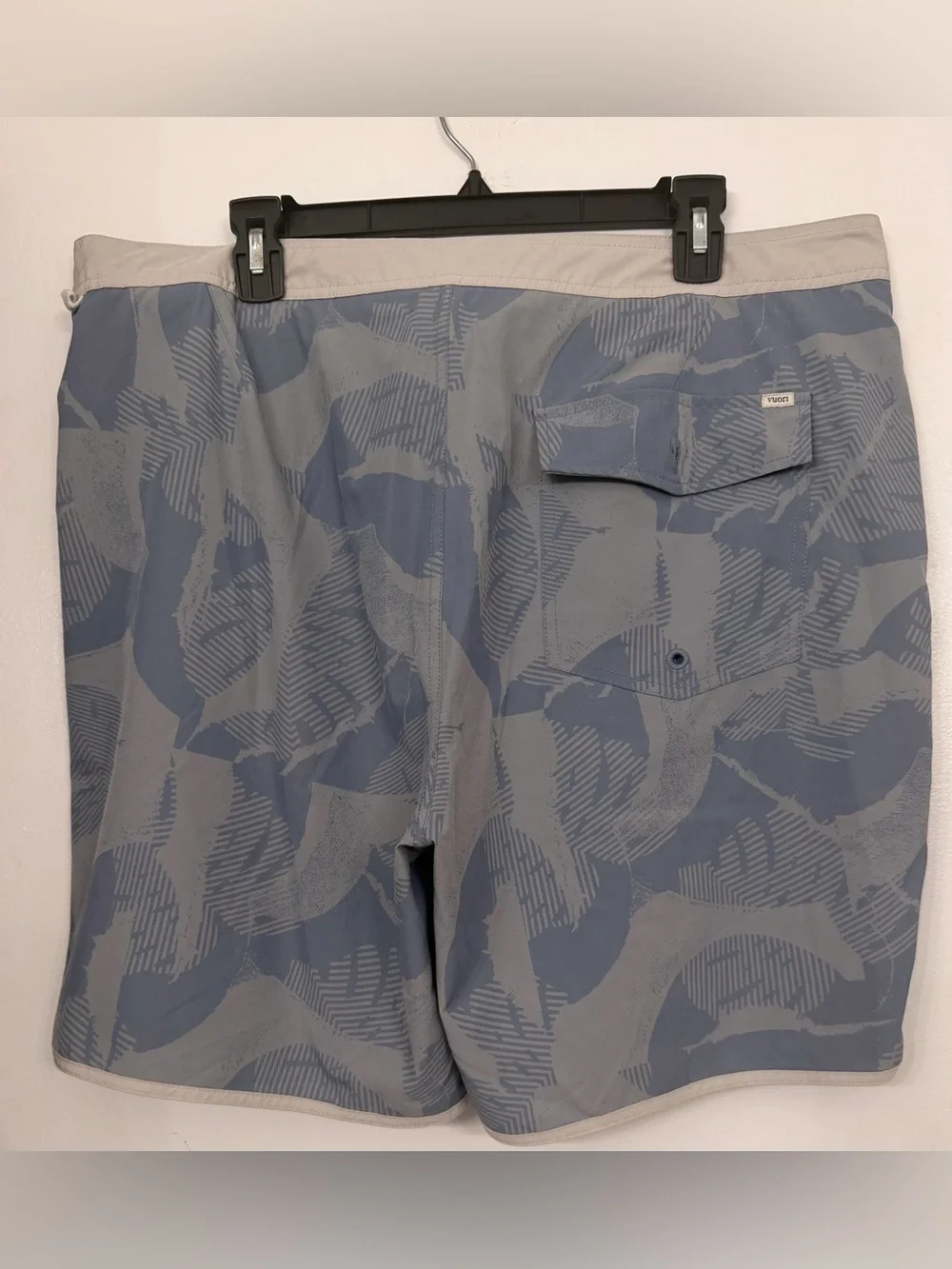 Vuori Cruise Boardshorts Monstera Leaf Blue & Gray Size 38